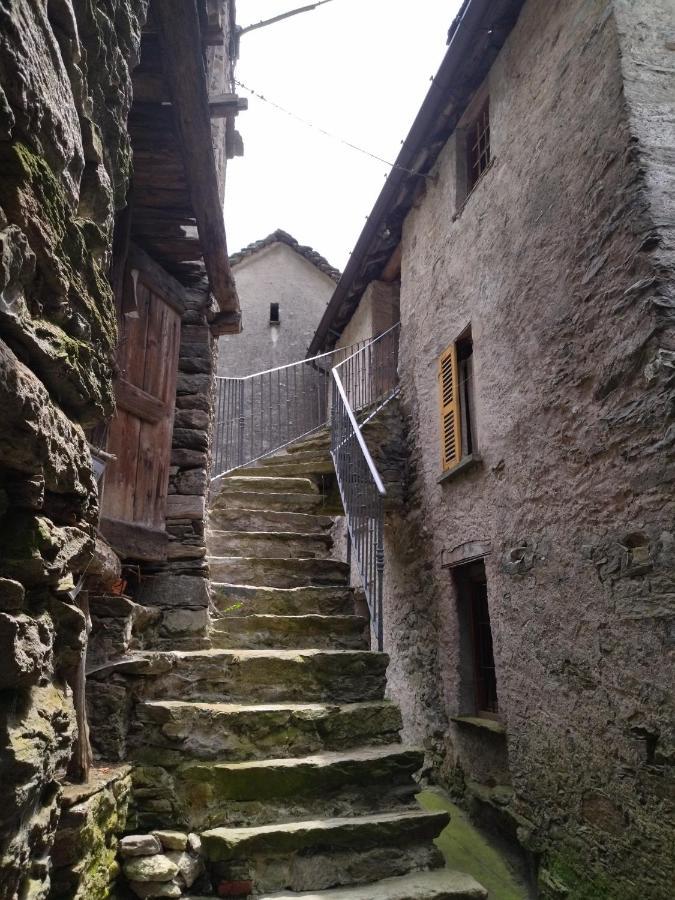Il Fiume Di Fianco. Appartamento Alta Valsesia Mollia Eksteriør billede